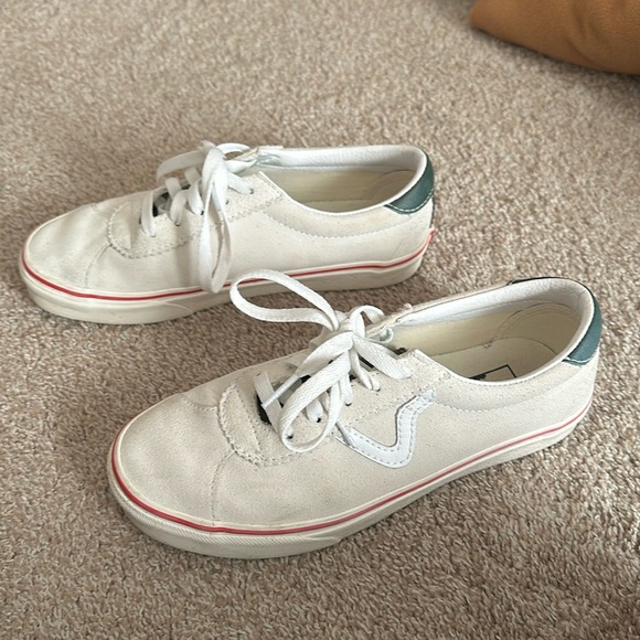 Vans - Picture 1 of 7